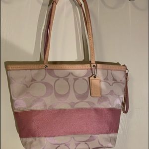 SOFT PASTEL PINK COACH TOTE MEDIUM SIZE